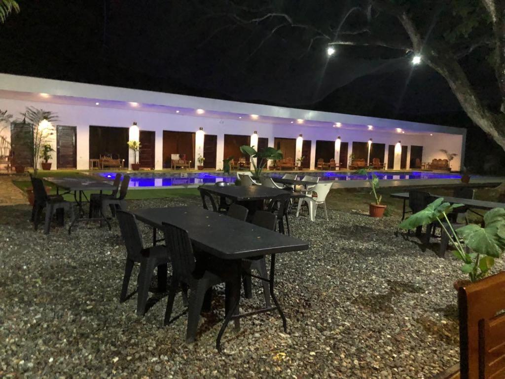 Alesseo Hostel Tiniguiban 외부 사진
